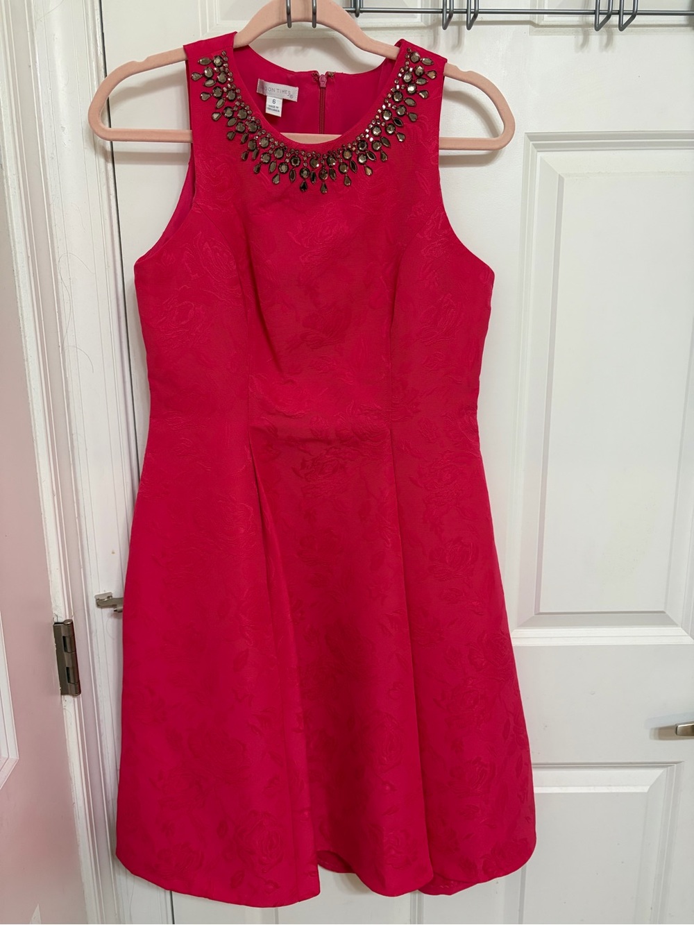 Subcategory selection for women's top